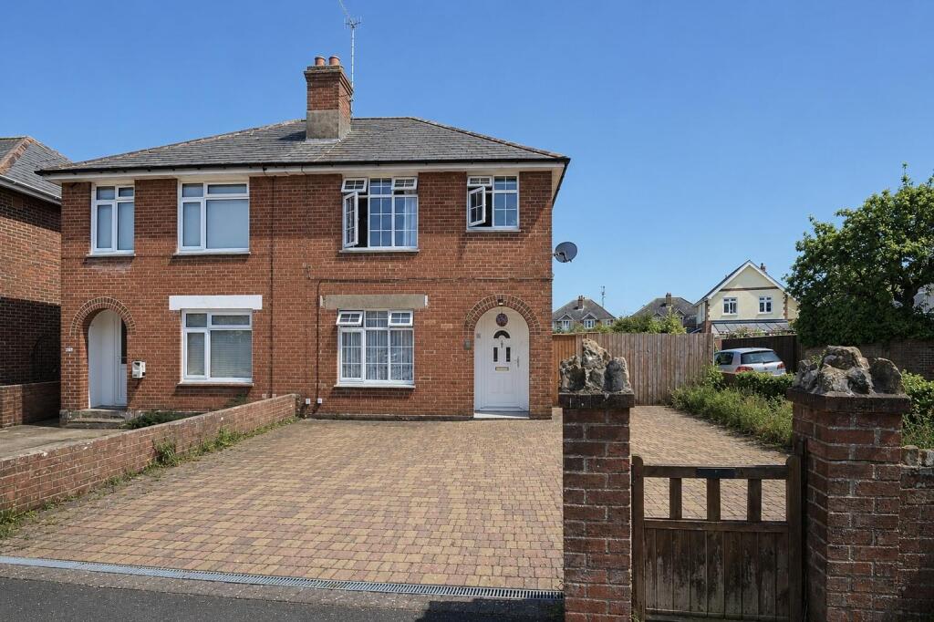Main image of property: IDEAL FAMILY HOME * SHANKLIN