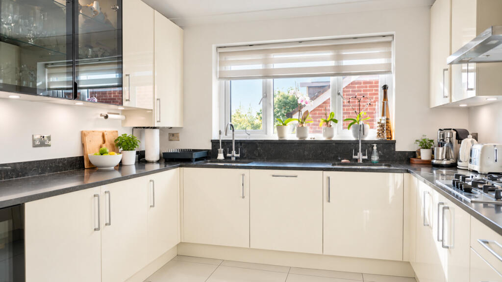 Apartment in London - View 5