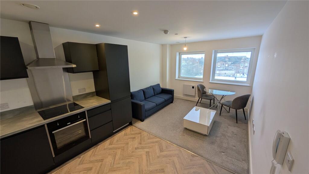 Main image of property: Crosby Road North, Waterloo, L22