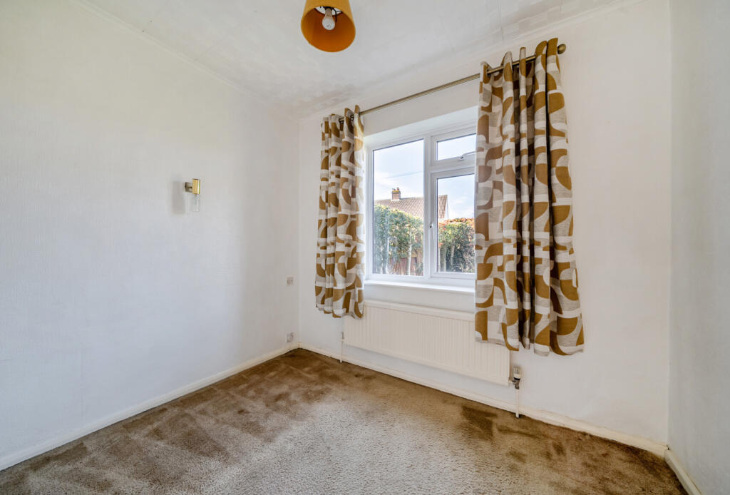 House in Tewkesbury, Bishop's Cleeve - More