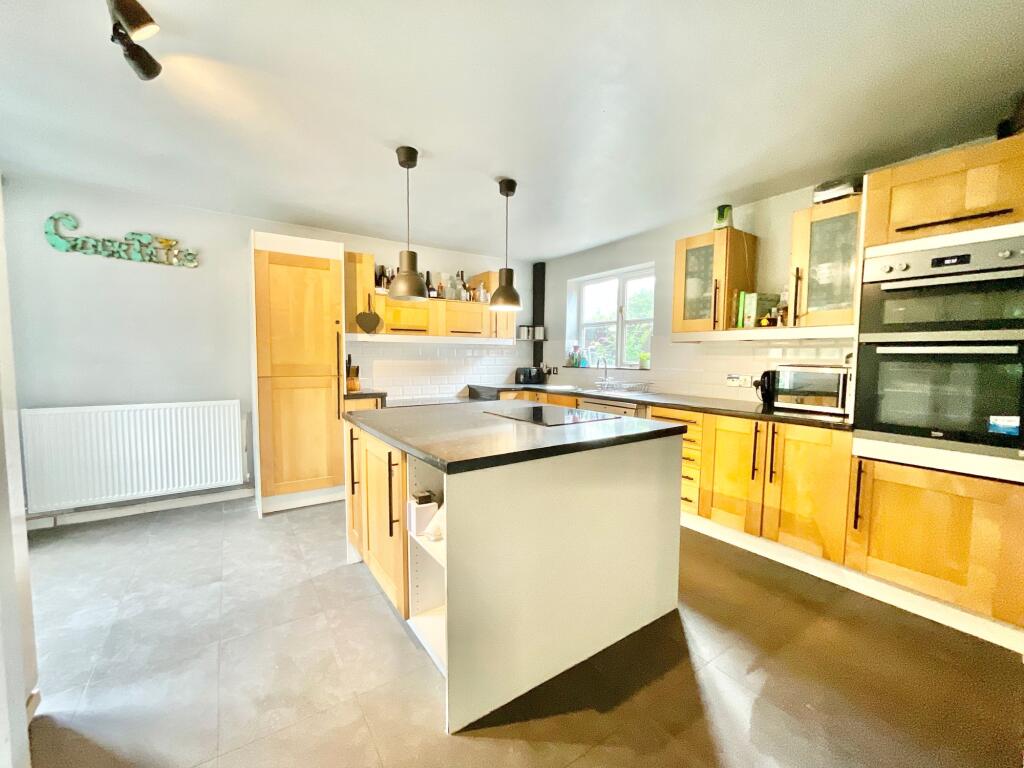 Eccleshall Road, Hookgate, TF9 photo 3