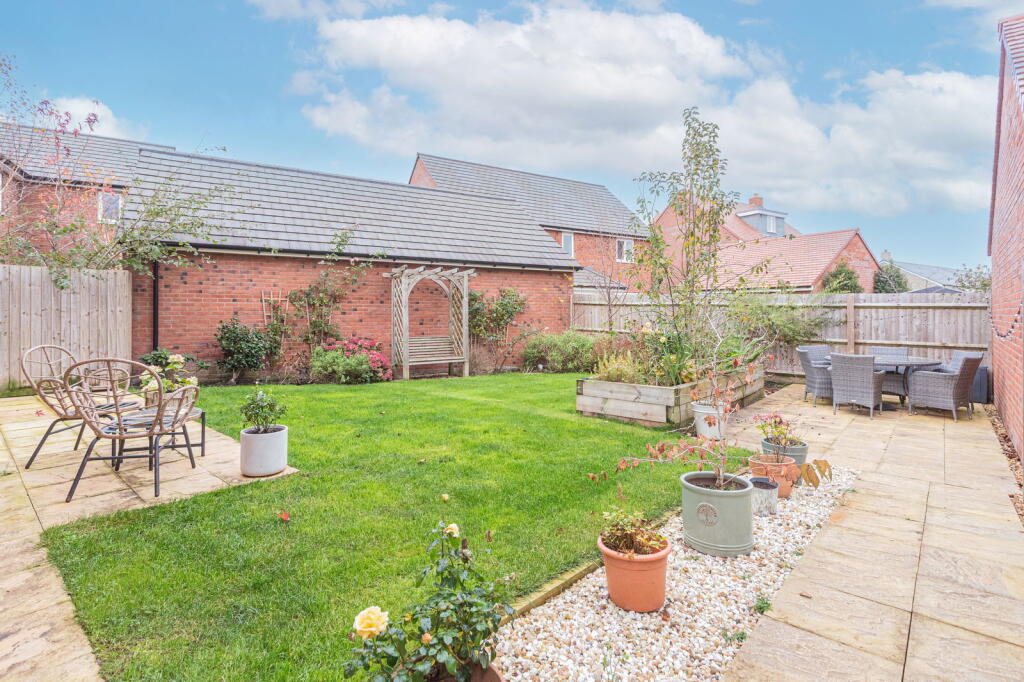 Gulwell Drive, Wickwar photo 4