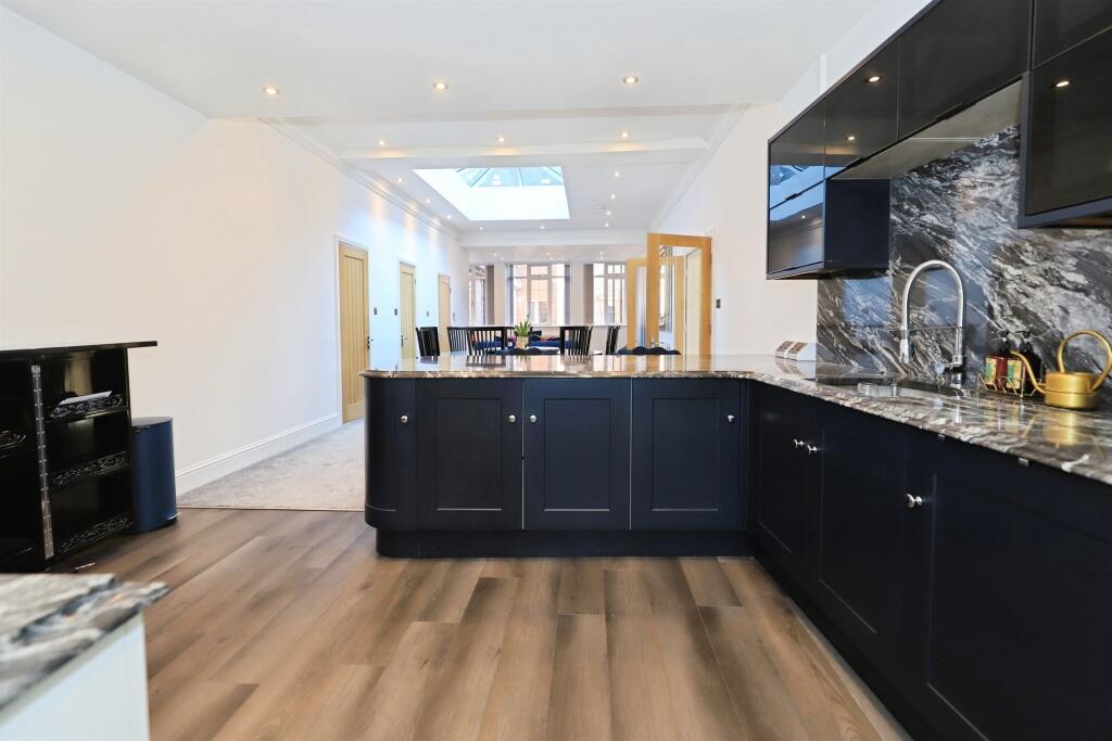 Apartment in Dudley, West Midlands - More
