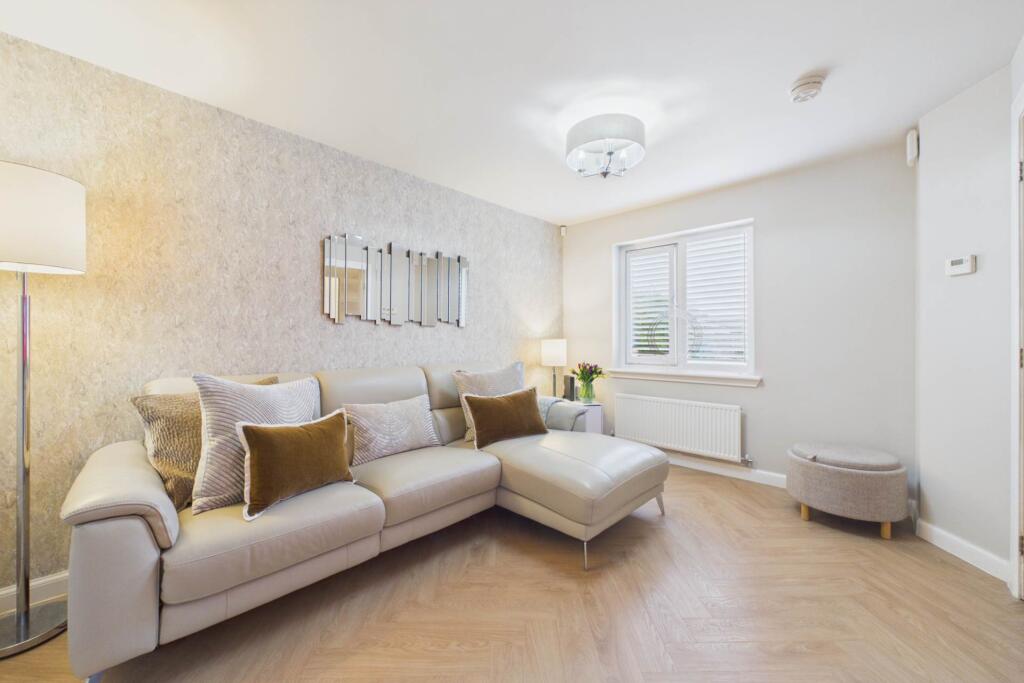 House in Motherwell, North Lanarkshire - More