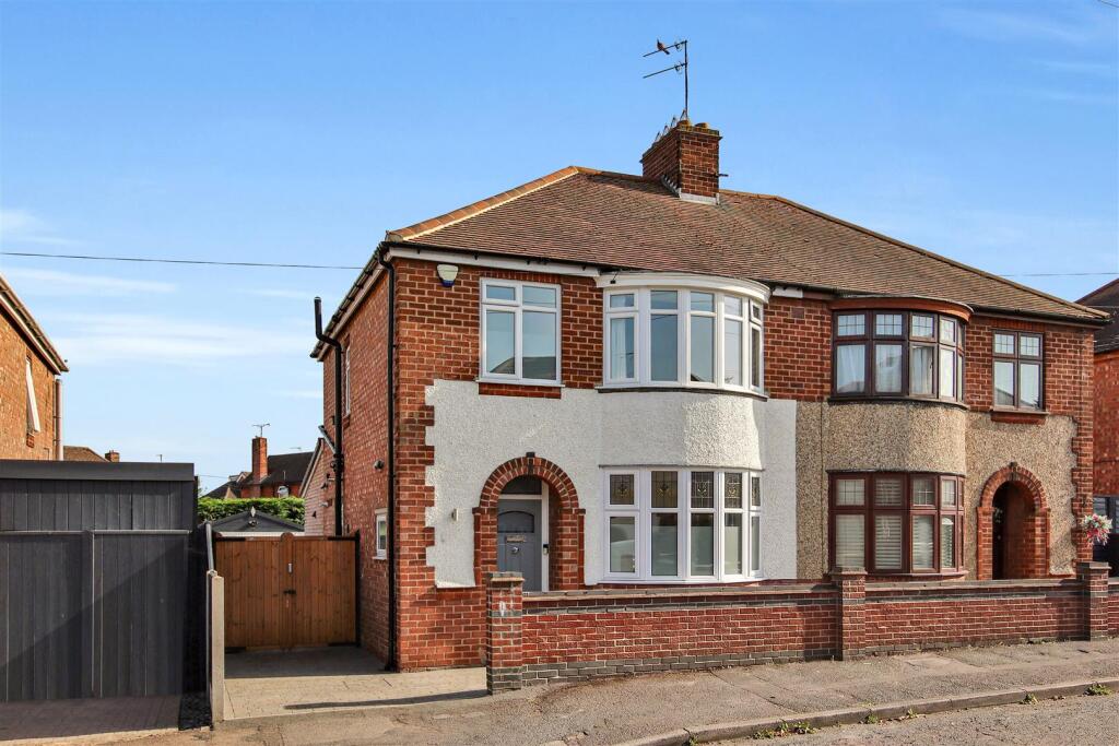 3-bed semi-detached on NN10, Talbot Road, Rushden, £300,000