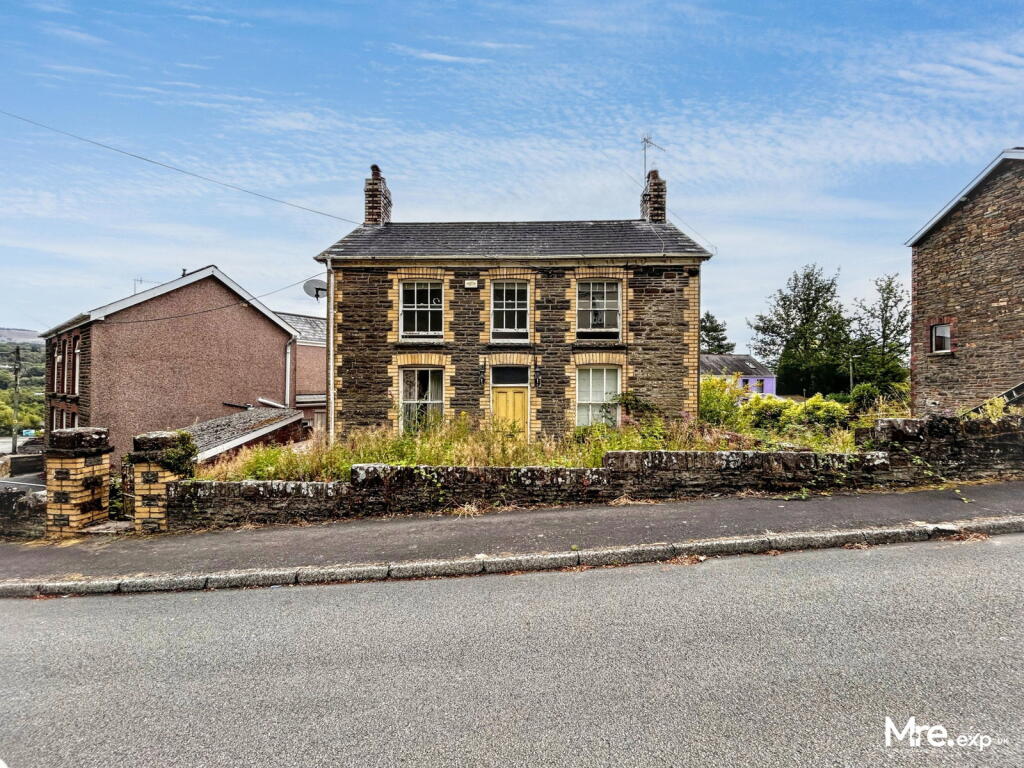 Main image of property: Coedcae, Pontardawe, Swansea, SA8 4PE