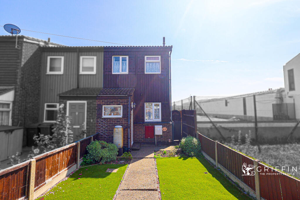 2-bed terraced on Civic Square, Tilbury, RM18, £225,000
