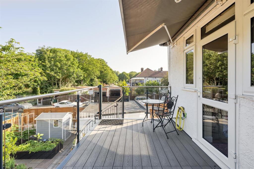 Apartment in Woodford Green, South Woodford - View 4