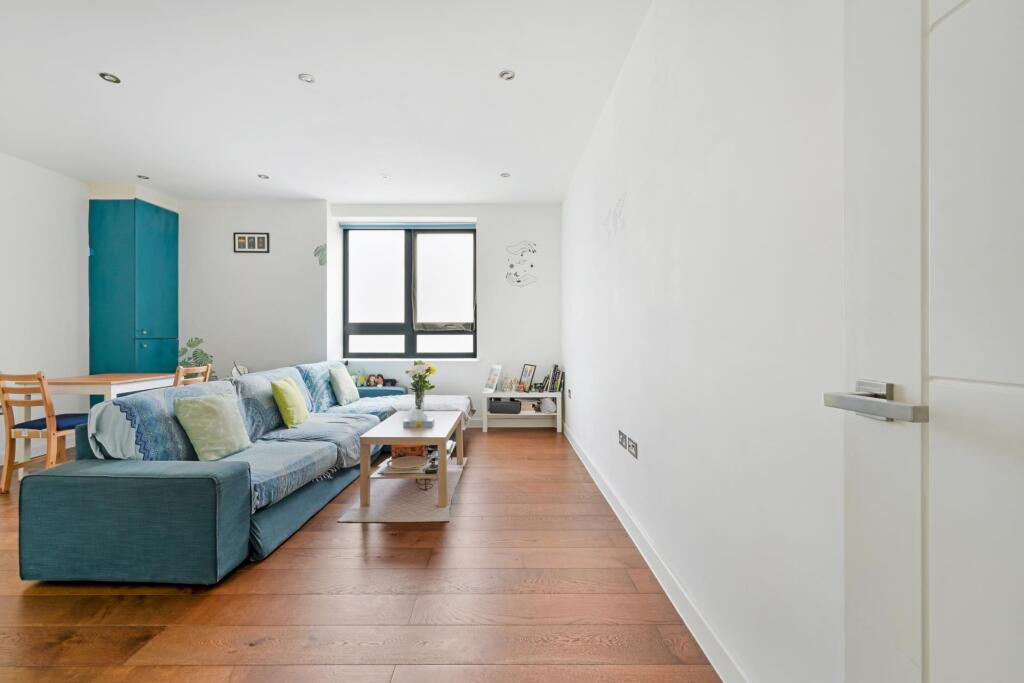 Apartment in London, Aberfeldy Village, Blackwall - View 2
