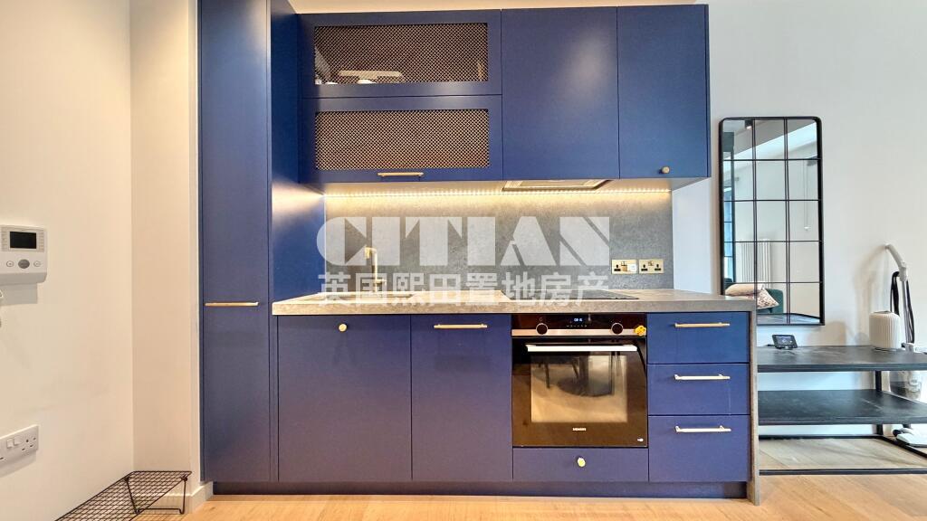 Apartment in London - View 5