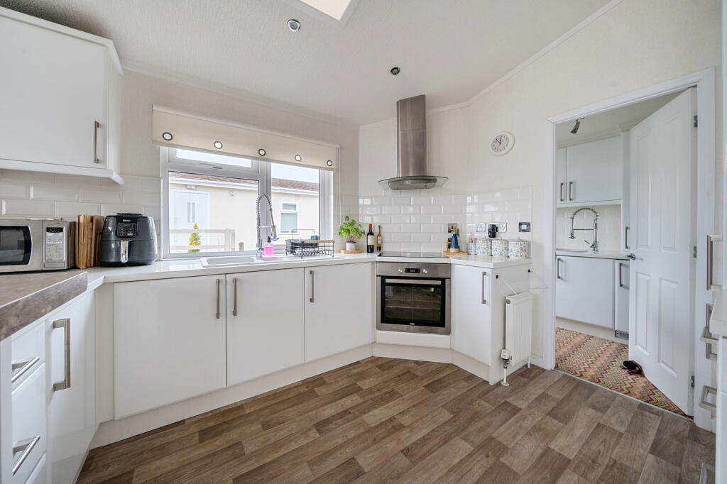 The Glade, Ranksborough Hall Park, Langham, Oakham, Rutland, LE15 7GN photo 4