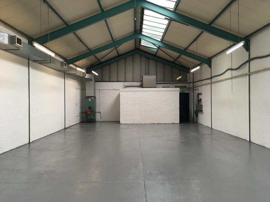Unit 21_Tennant Avenue - Internal2.jpg