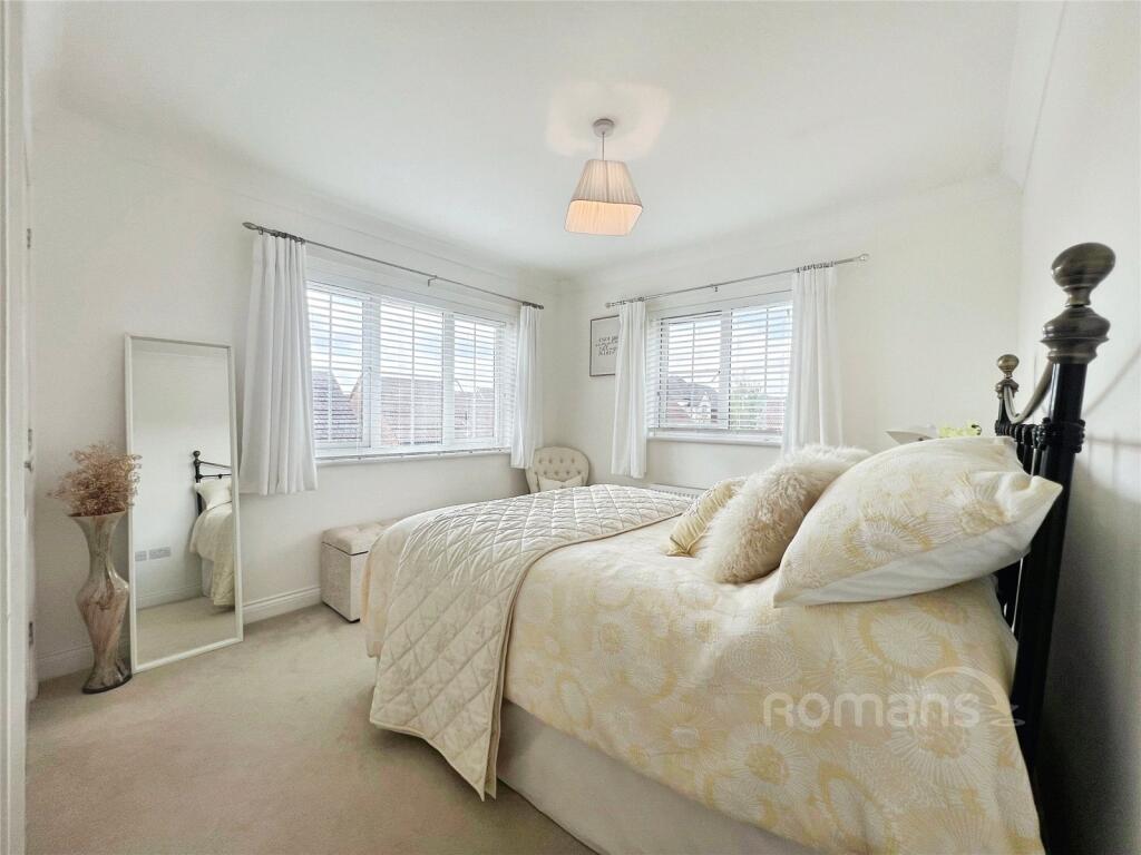 Apartment in Guildford - View 5