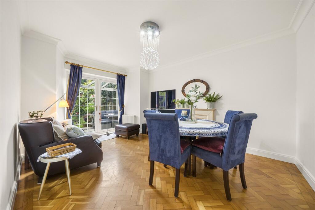 Hillmont Road, Esher, Surrey, KT10 photo 4