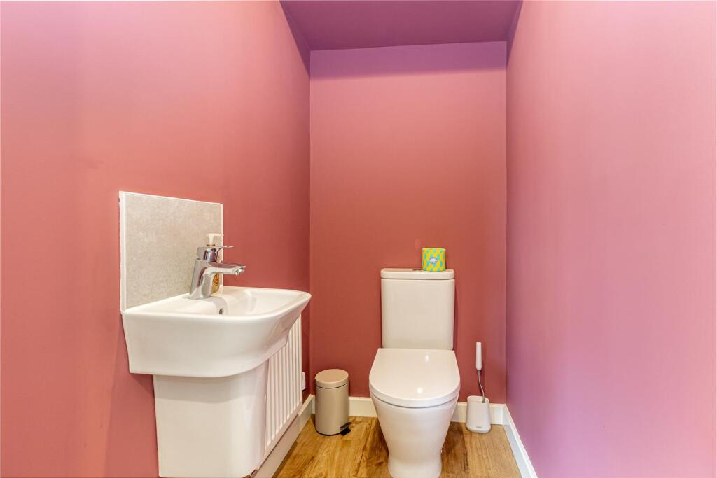 House in Malvern Hills, Broadheath - More
