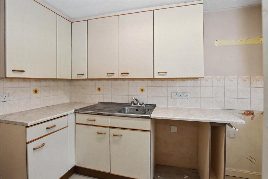 Apartment in Taunton - View 4