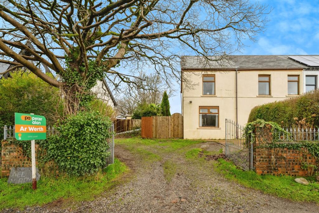 Main image of property: Mynydd Bach Y Glo, Waunarlwydd, Swansea