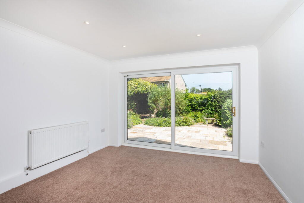 House in Hythe, Martello Lakes - More