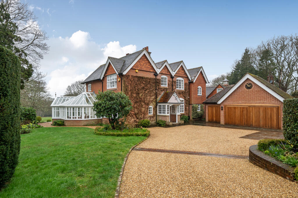 Main image of property: Kew Lane, Bursledon, SO31