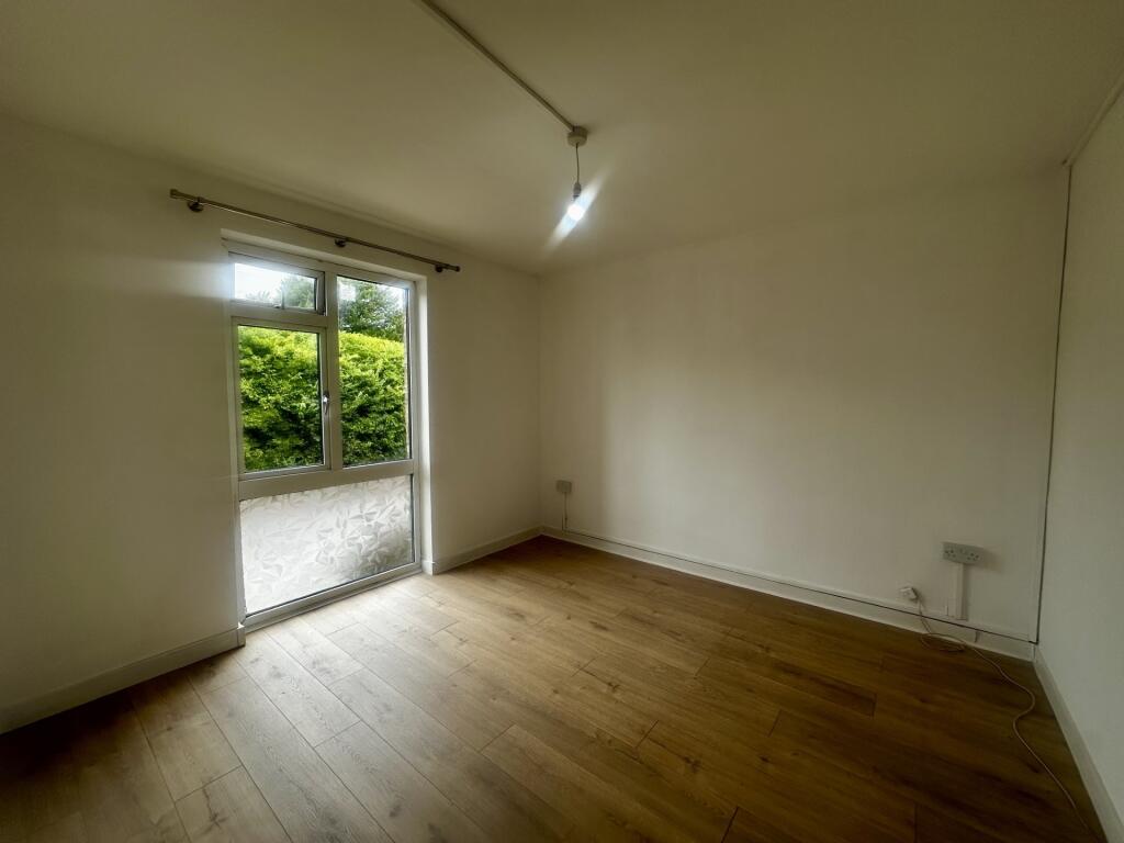 Apartment in Barry, Vale of Glamorgan - View 4