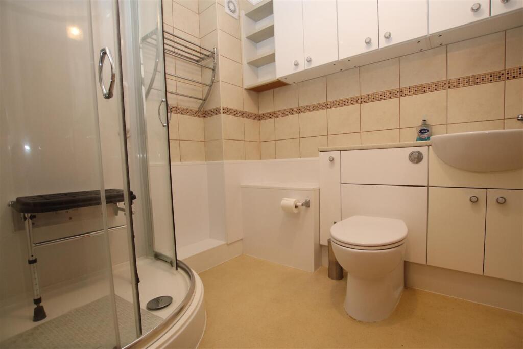 Apartment in Southampton - View 5