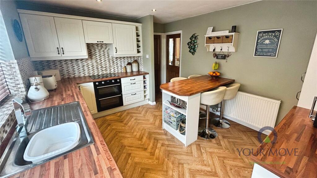 Charnwood Close, Shaw, Oldham, Greater Manchester, OL2 photo 4