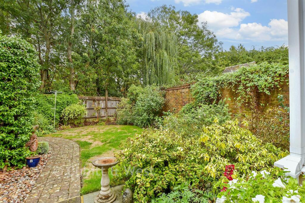 House in Redhill - View 2
