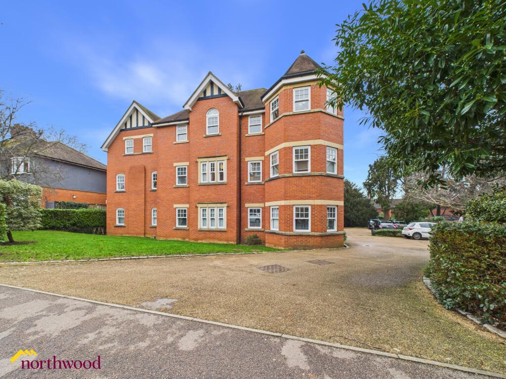 Main image of property: Dashwood Road, Banbury, OX16