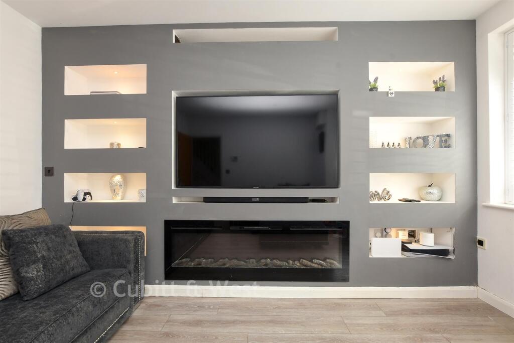 House in Croydon - View 3