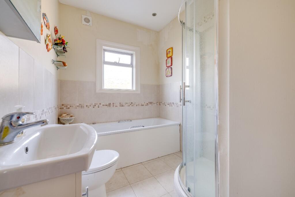 House in London, Mortlake - More