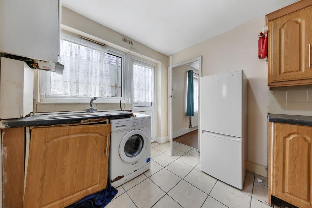 Apartment in London, Plaistow - More