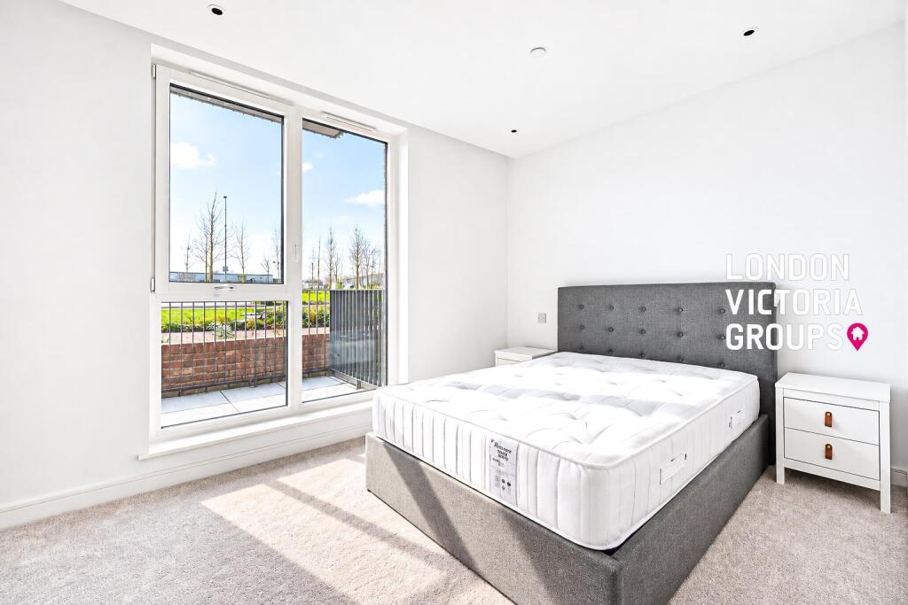 Apartment in Southall, London Borough of Ealing - View 5