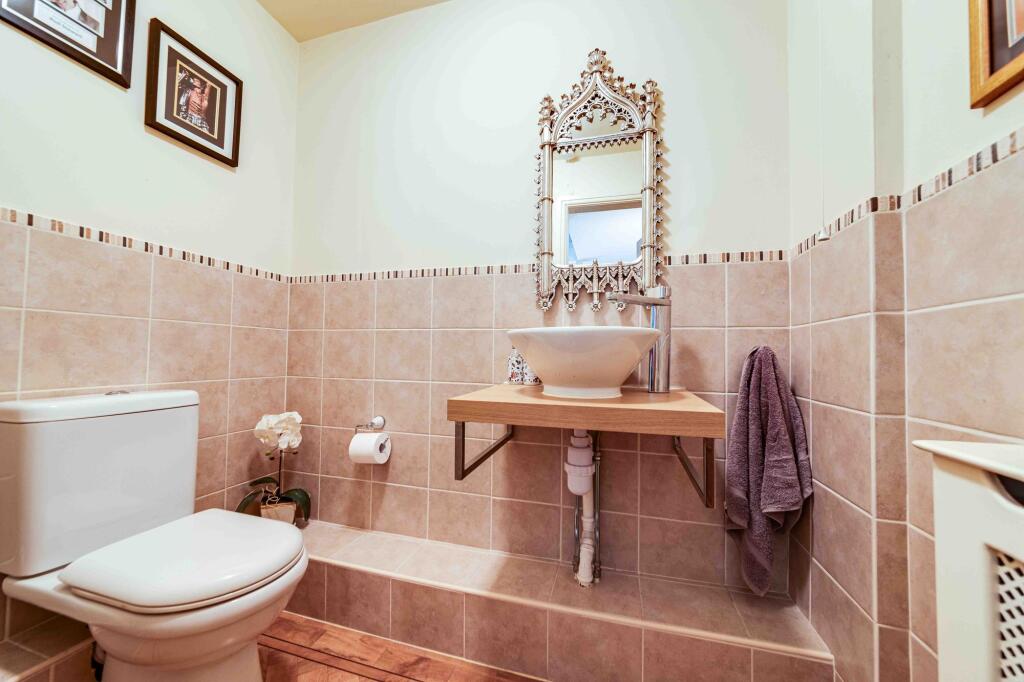 House in Grimsby, Littlefield - More