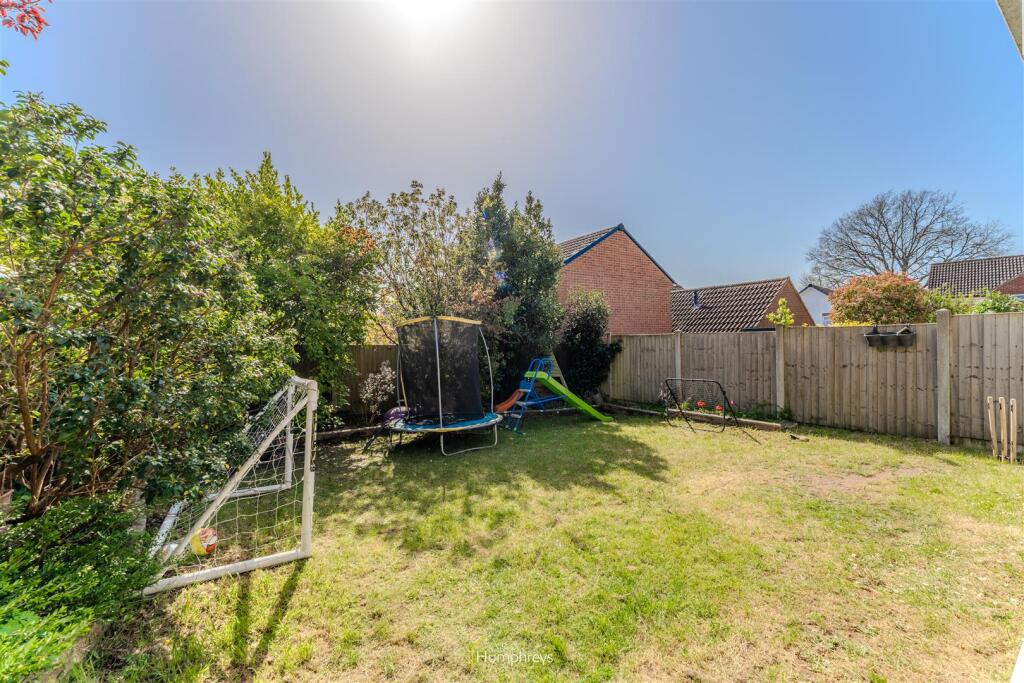 Canford View Drive, Wimborne photo 4