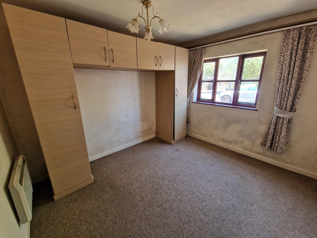 Apartment in Bath, Brympton - More