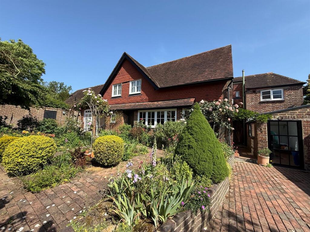Main image of property: Redlands, Crockham Hill