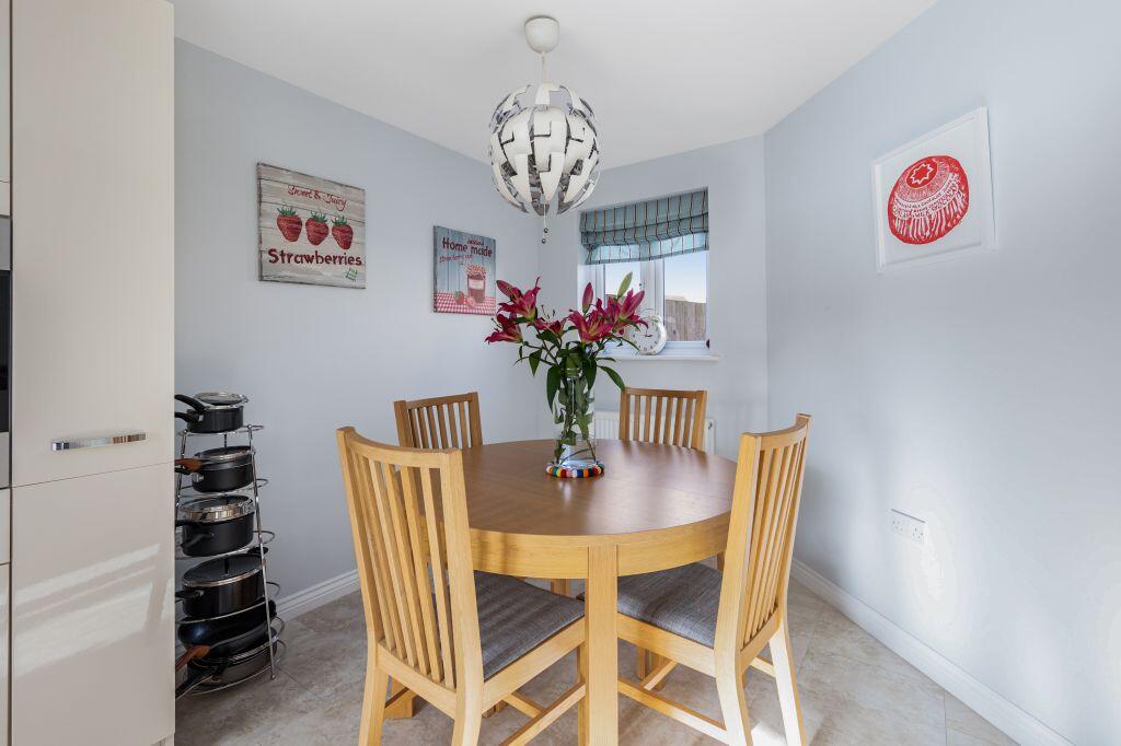 House in Bilston, Damhead - View 6