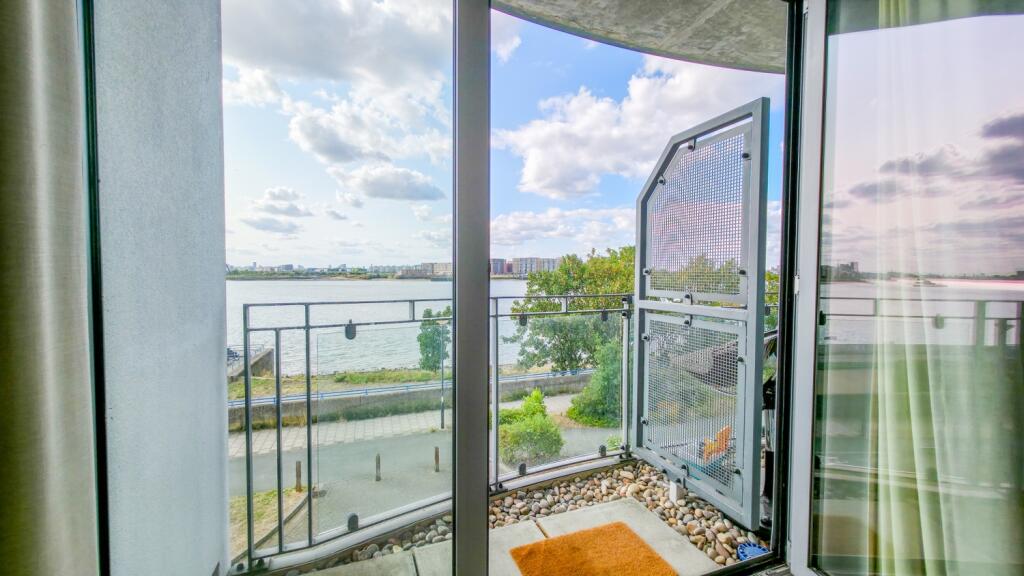 Apartment in London, Thamesmead - View 3