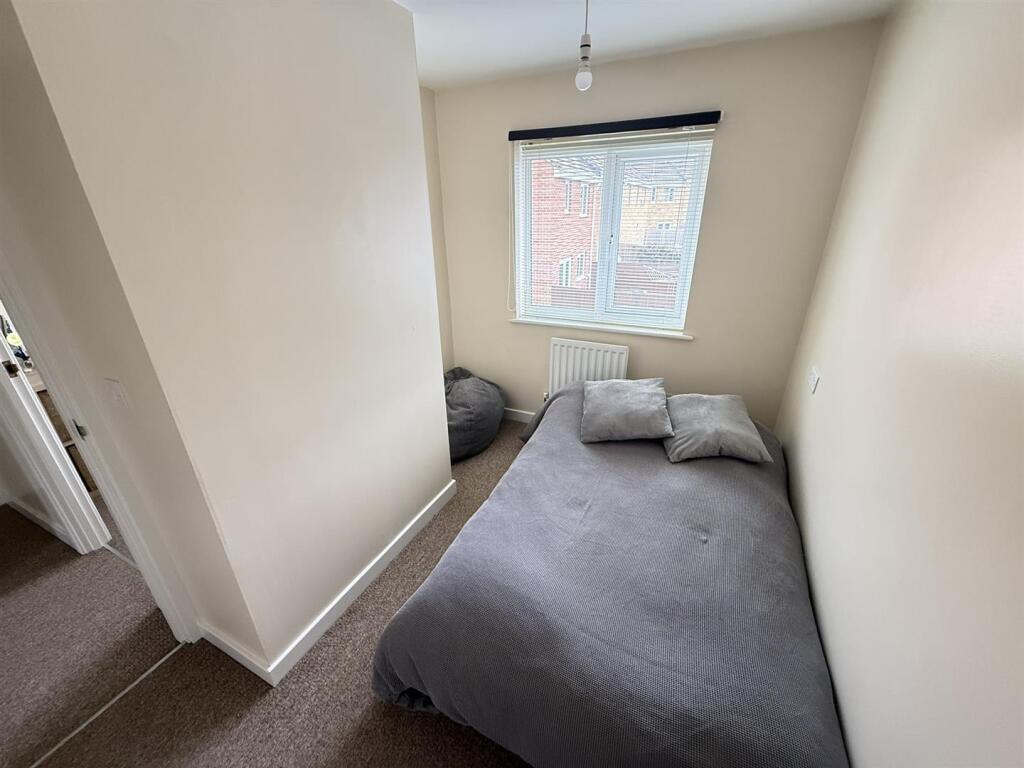 House in Chippenham, Hardenhuish, Sheldon - View 5