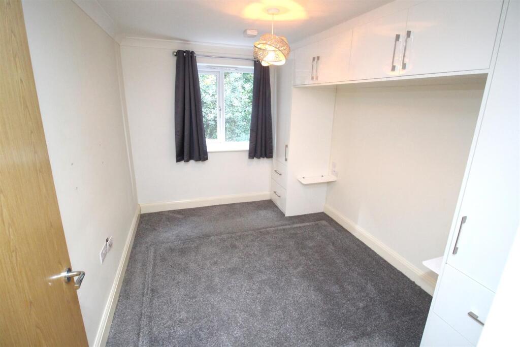 Apartment in Hemel Hempstead - View 2