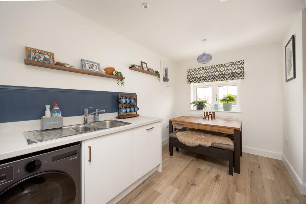House in Chippenham, Wiltshire - View 5