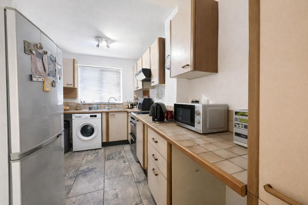 House in Northampton, West Northamptonshire - View 4