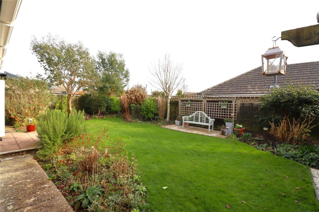 Pinewood Road, Hordle, Hampshire, SO41 photo 2