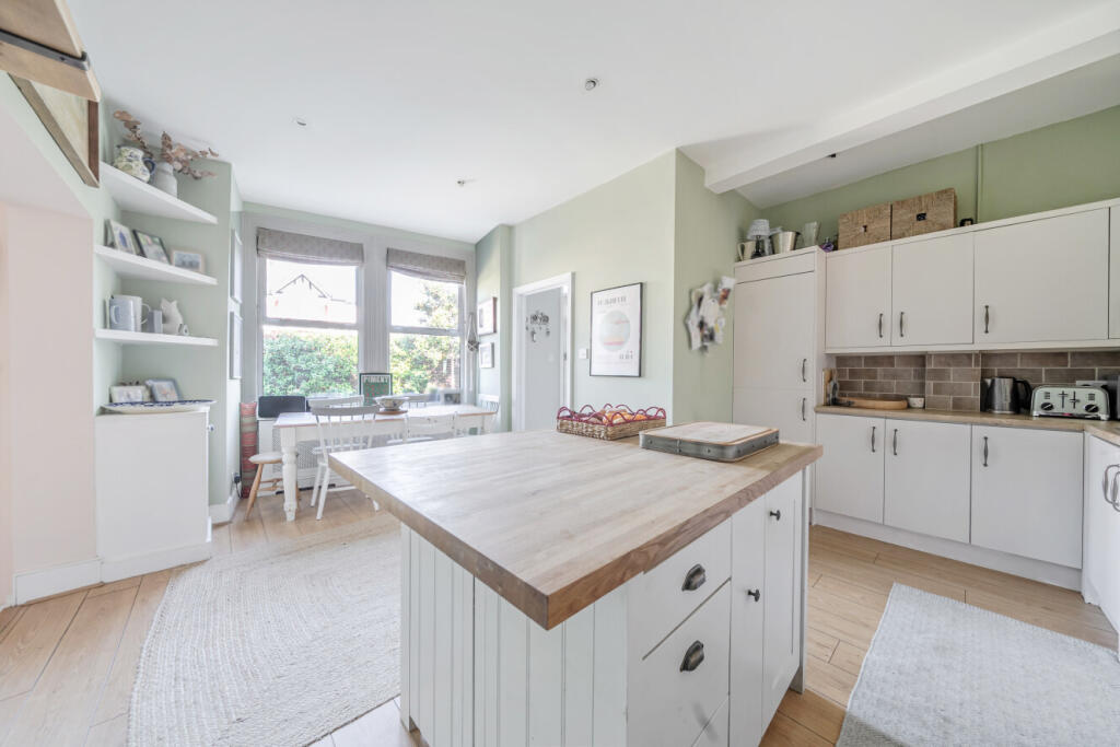 Main image of property: Eswyn Road, Tooting, London, SW17
