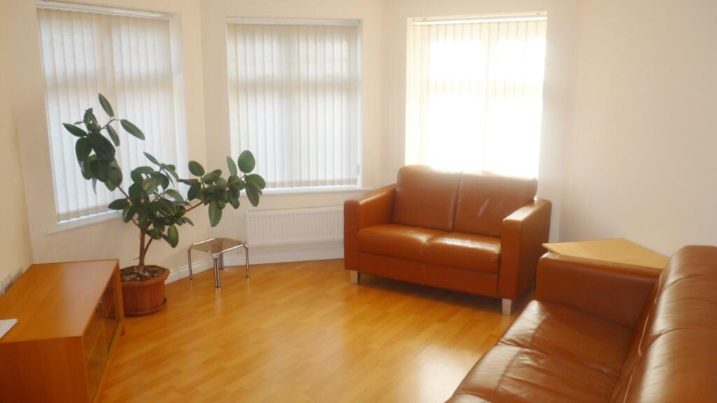 Apartment in Northampton - More