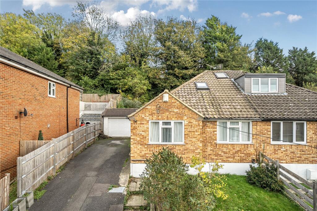 Sunningvale Avenue, Biggin Hill, Westerham, Kent, TN16 - View 2