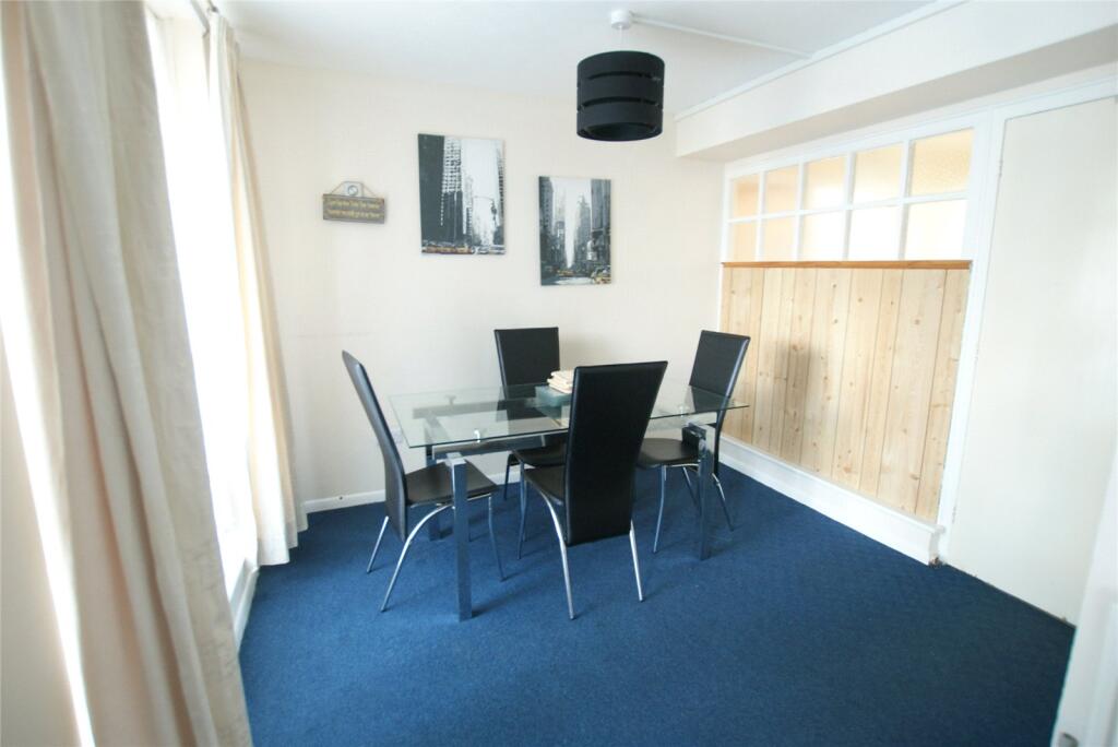 Apartment in Havant, Emsworth - View 4