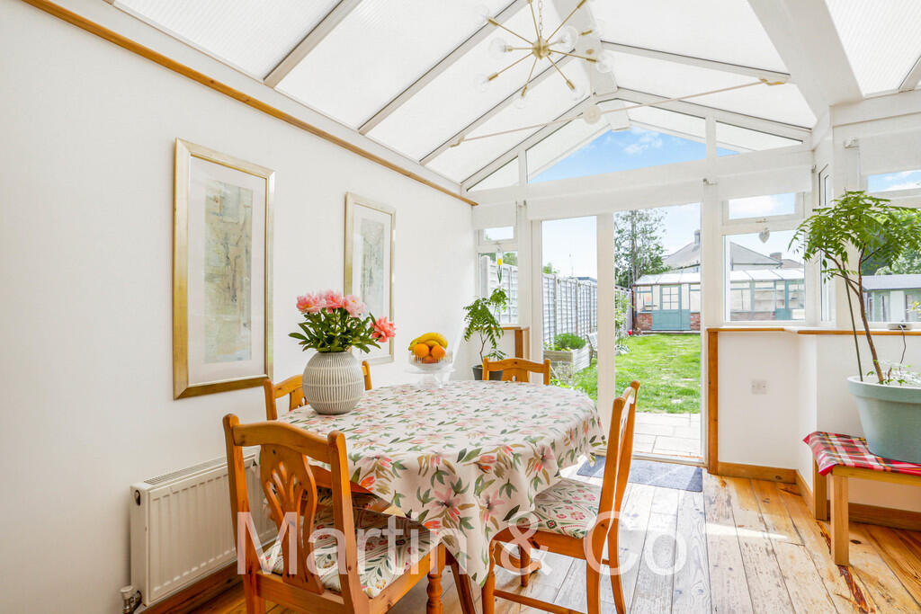 House in Sutton - View 4