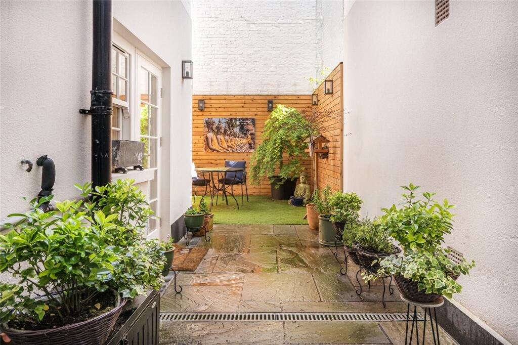 Devonshire Terrace, London, W2 - View 4