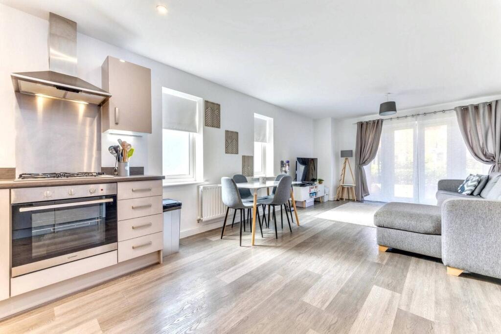 Harrys Way, Faygate, West Sussex, RH12 0DT - View 2